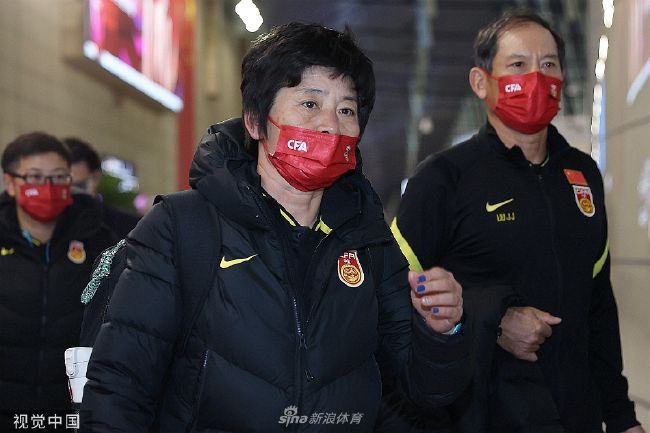 宋婉婷感激无比的更咽道：叶大师，我这辈子最大的幸运就是认识了你......如果不是你，我可能早就已经不在人世了......你的大恩大德，我这辈子都报答不完......宋婉婷的心里对叶辰一直十分感激。